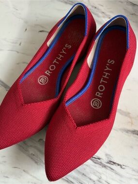 Rothy's Red Pointed Knit Flats with Blue Trim size 6